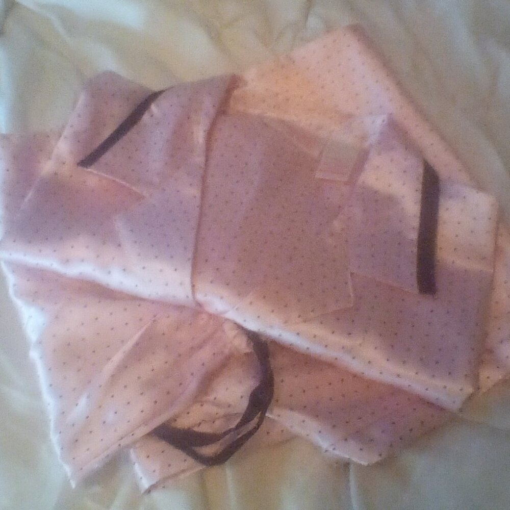 LIKE NEW LADIES PJS SZ SMALL PINK WITH SMALL BLACK POLKA DOTS